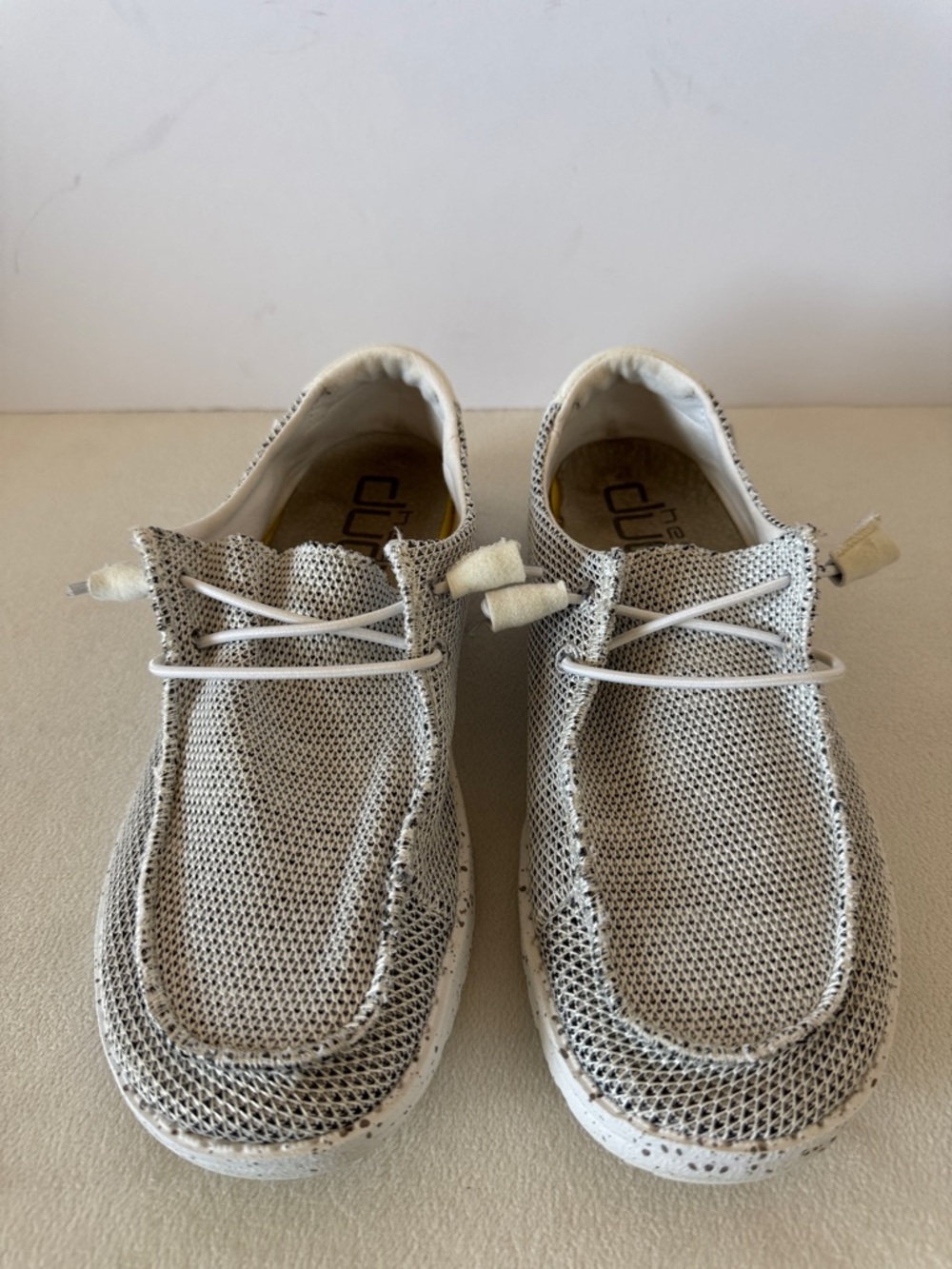 Hey Dude slip on shoes - Picture 2 of 8